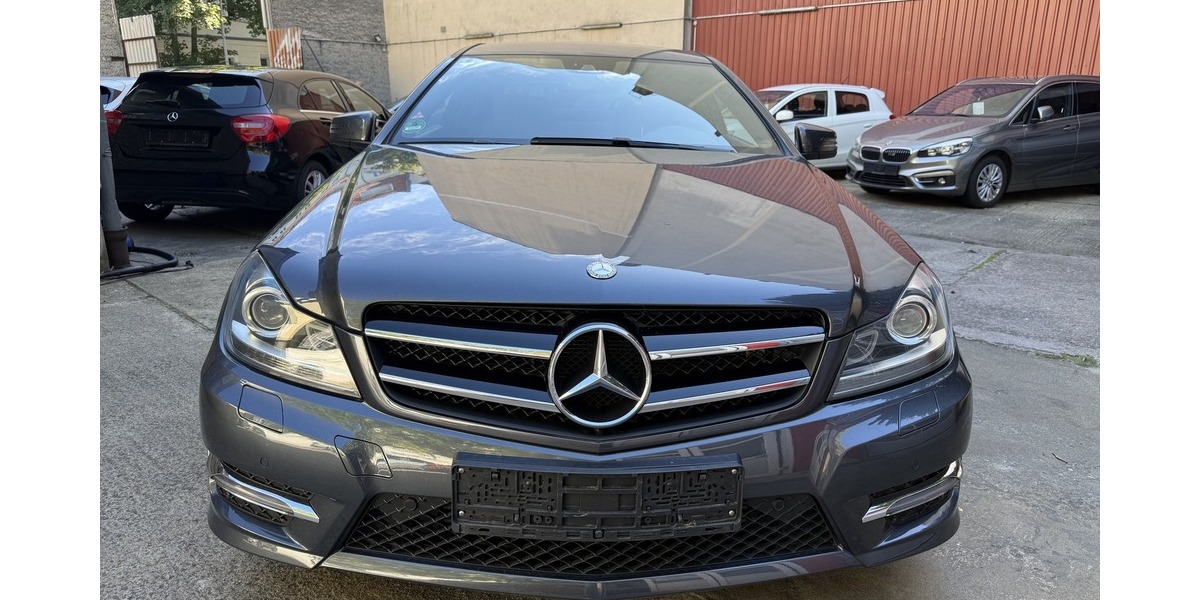 Mercedes-Benz C 180 Coupe CGI Edition C AMG LOOK 64.300 km 16.900 &euro; Berlin 10247