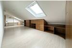 Außergewöhnliche 4,5 Zimmer Wohnung direkt am Feld mit Garage