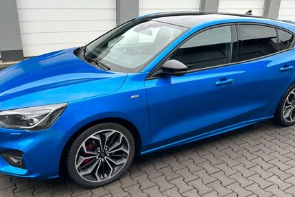 Ford Focus 6.400 km 17.750 &euro; Duisburg 47058