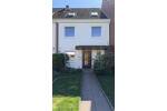 Frisch saniertes Reihenmittelhaus mit 6 Zimmern, Balkon und Einzelgarage zu vermieten - Reihenmittelhaus Rellingen | Angebot:26346609