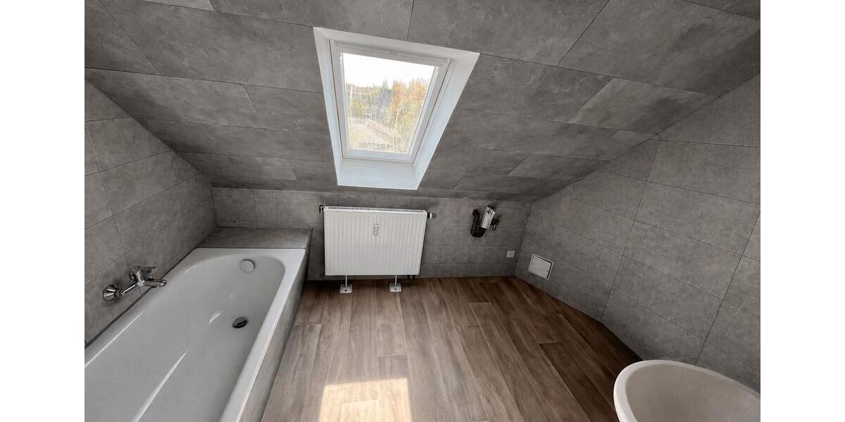 Dachgeschoßwohnung Bitterfeld-Wolfen Bitterfeld - 3 Zimmer, 75 m&sup2;, 550&euro; | Angebot:26337106