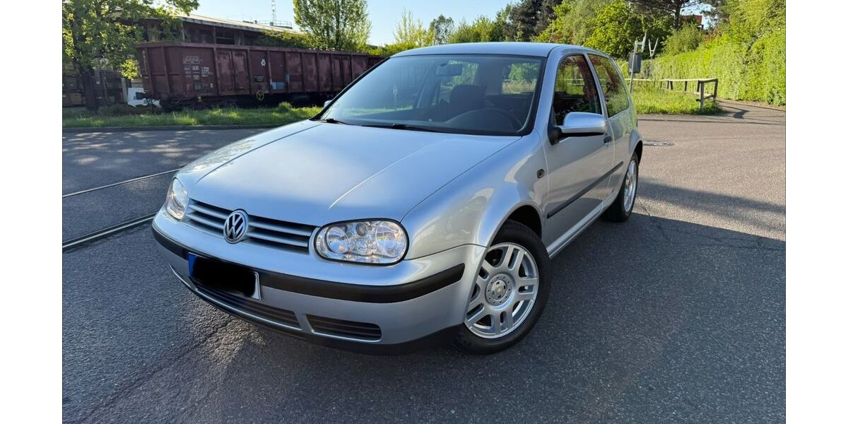 VW Golf 96.772 km 3.290 &euro; Gaggenau 76571