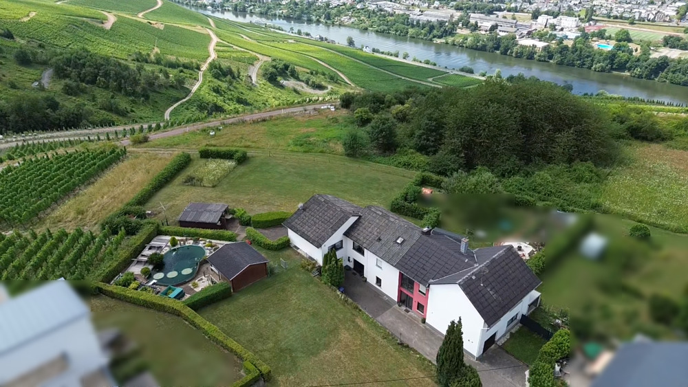Wohnen über der Mosel: Modernisiertes Doppelangebot mit großem Grundstück 7 zimmer