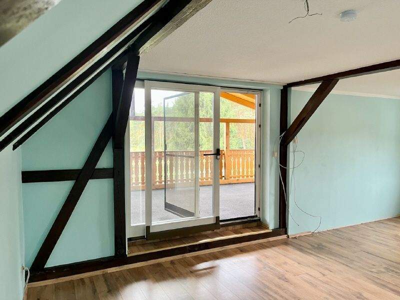 Seitengebäude mit großem überdachten Balkon 5 zimmer