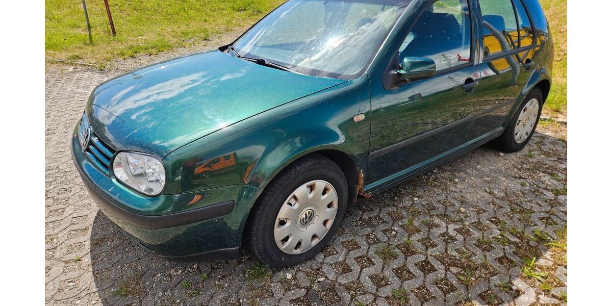 VW Golf 220.000 km 590 &euro; Grana 06712