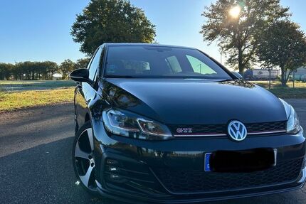 VW Golf 180.000 km 14.900 &euro; Sülte 19077