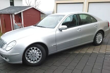Mercedes-Benz E 200 111.000 km 7.400 &euro; Niedenstein 34305