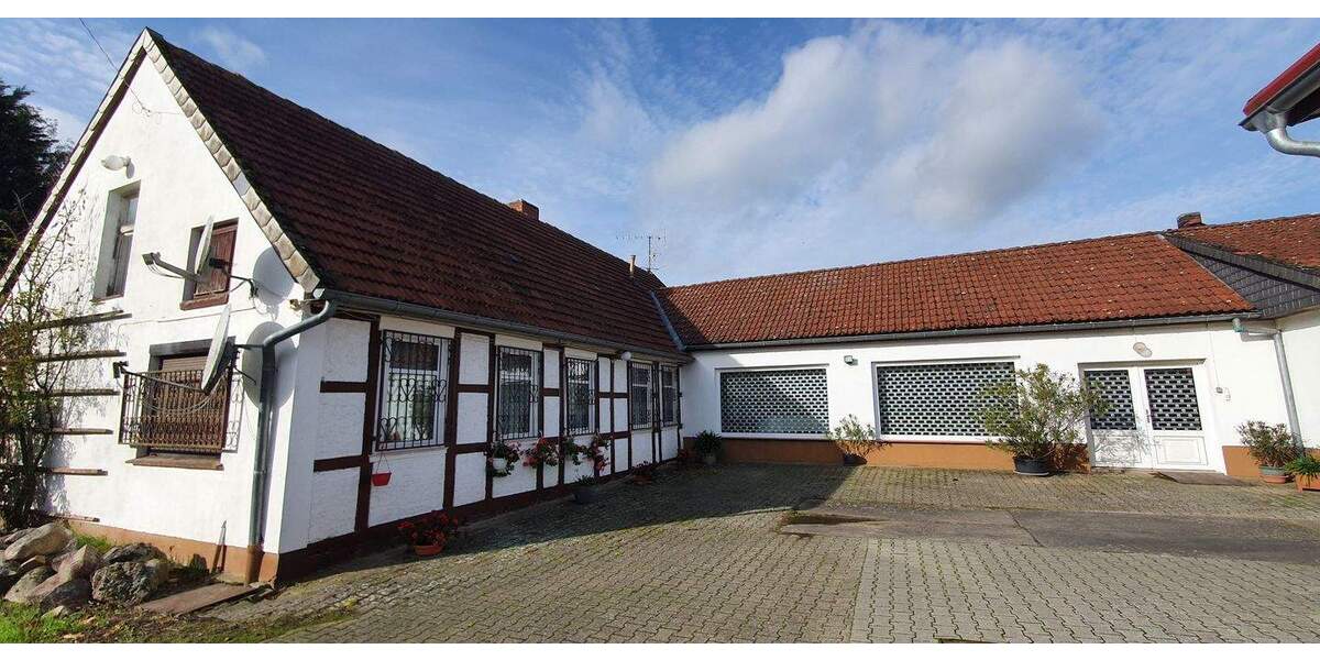 Viel Platz für Ihre Ideen - 2 Häuser * Bürohaus * Ladengeschäft * Wirtschaftsgebäude * 4 Garagen * Wald uvm. - Mehrfamilienhaus, Wohnhaus Arendsee (Altmark) Fleetmark | Angebot:25536497