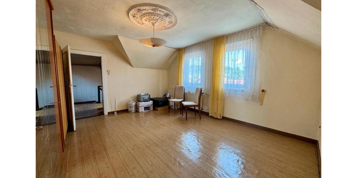 Reihenhaus Kaltennordheim - 6 Zimmer, 135 m&sup2;, 95.000&euro; | Angebot:26718456