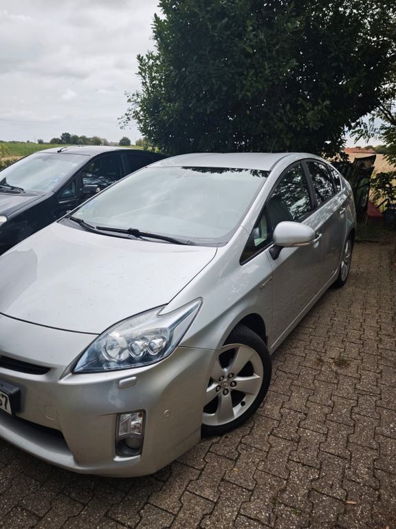 Toyota Prius 172.000 km 7.900 € Kempen 47906
