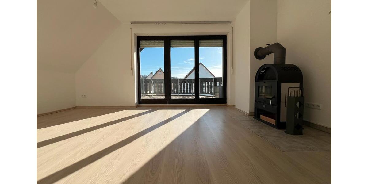 Dachgeschoßwohnung Jena - 5 Zimmer, 95 m&sup2;, 1.100&euro; | Angebot:26384249