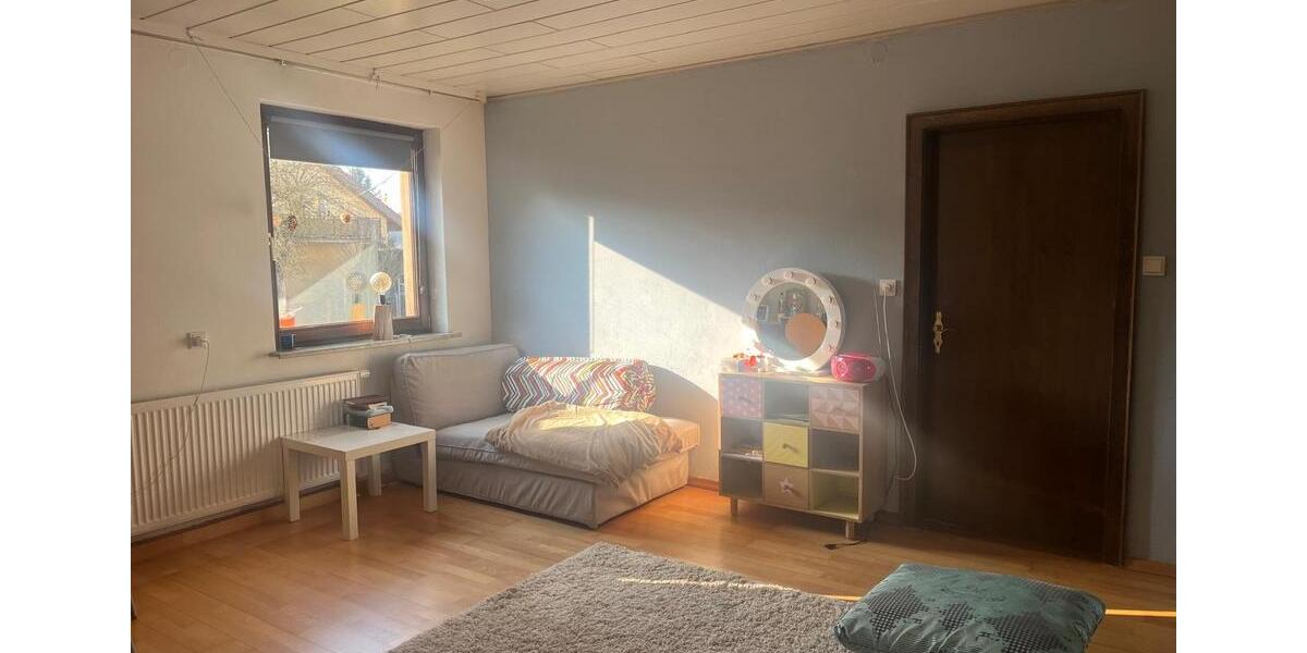 Hochparterre Eiterfeld - 3 Zimmer, 60 m&sup2;, 350&euro; | Angebot:25809523