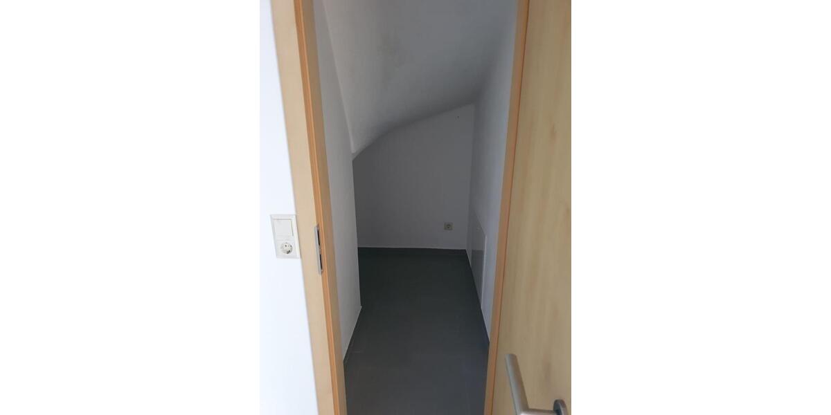 Doppelhaushälfte Großschirma - 4 Zimmer, 100 m&sup2;, 1.200&euro; | Angebot:26201498