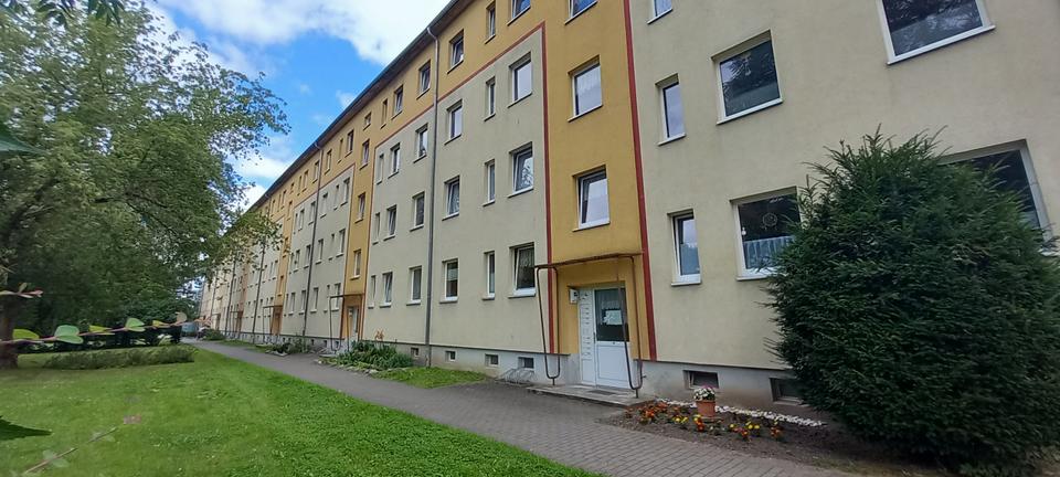 Etagenwohnung Güstrow - 2.5 Zimmer, 64 m&sup2;, 480&euro; | Angebot:25321046
