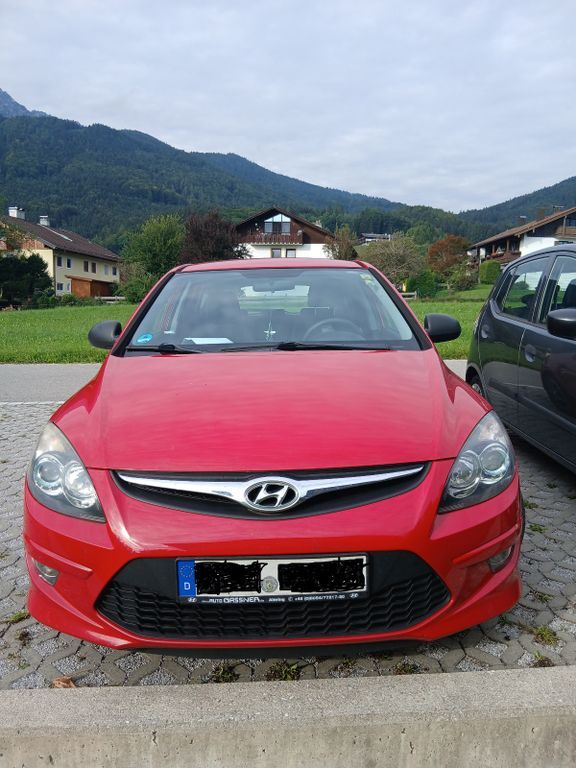 i30