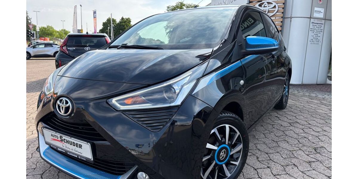 Toyota Aygo (X) 72.250 km 7.990 &euro; Hildesheim 31137