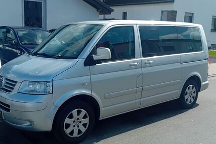 VW T5 Transporter 311.000 km 7.999 &euro; Lage 32791