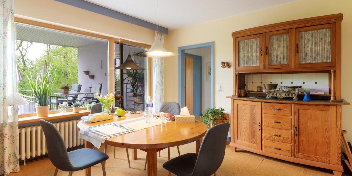 Trier-Feyen - Großzügiges freistehendes Wohnhaus in individueller Lage mit viel Grün - Einfamilienhaus Trier Feyen-Weismark | Angebot:26441155