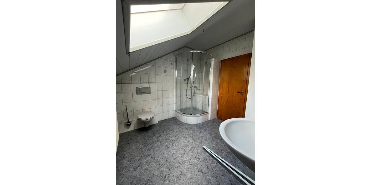 Dachgeschoßwohnung Vilshofen an der Donau - 2 Zimmer, 71 m&sup2;, 568&euro; | Angebot:26585558
