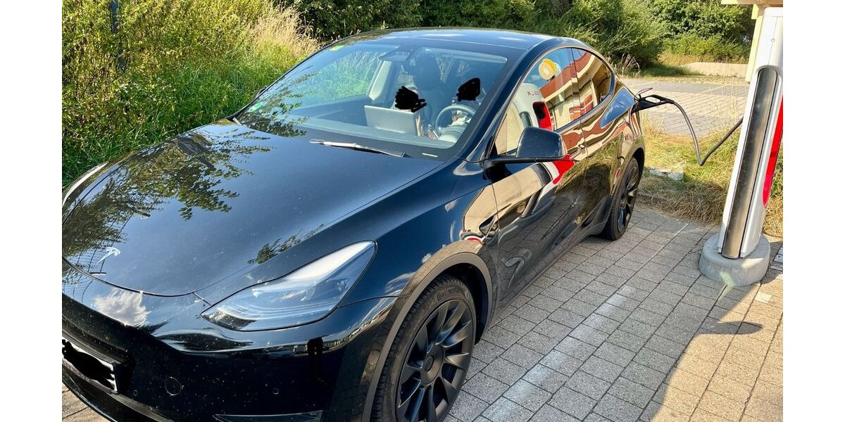 Tesla Model Y 47.200 km 32.100 &euro; Berlin 10781