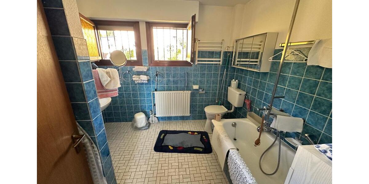 Einfamilienhaus Marsberg - 7 Zimmer, 252 m&sup2;, 275.000&euro; | Angebot:27001789