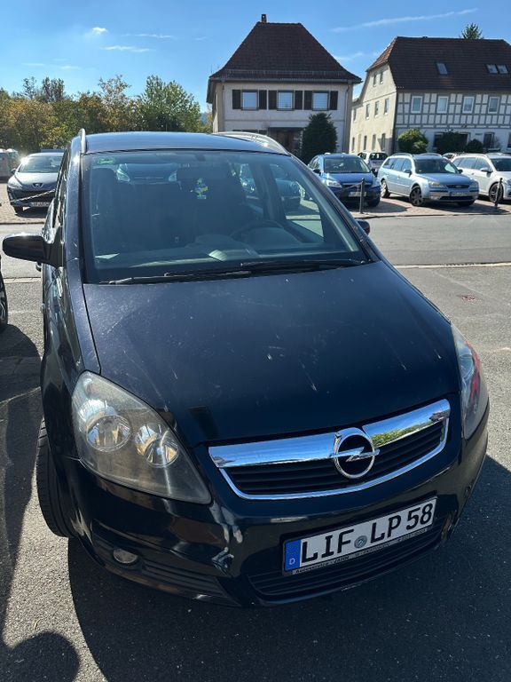 Opel Zafira 280.000 km 1.900 € Michelau 96247