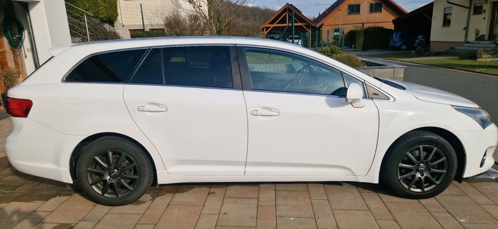 Toyota Avensis 135.228 km 8.700 &euro; Römhild 98630