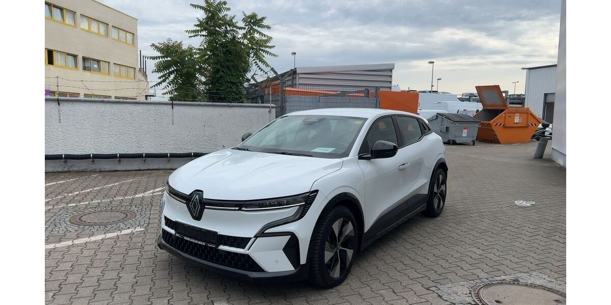 Renault Megane E-TECH 24.783 km 17.790 &euro; Berlin 12099