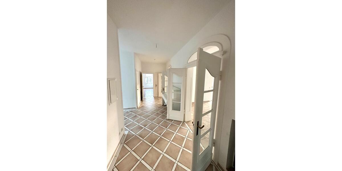 Erdgeschoßwohnung Wurzen - 5 Zimmer, 152 m&sup2;, 1.190&euro; | Angebot:25048399