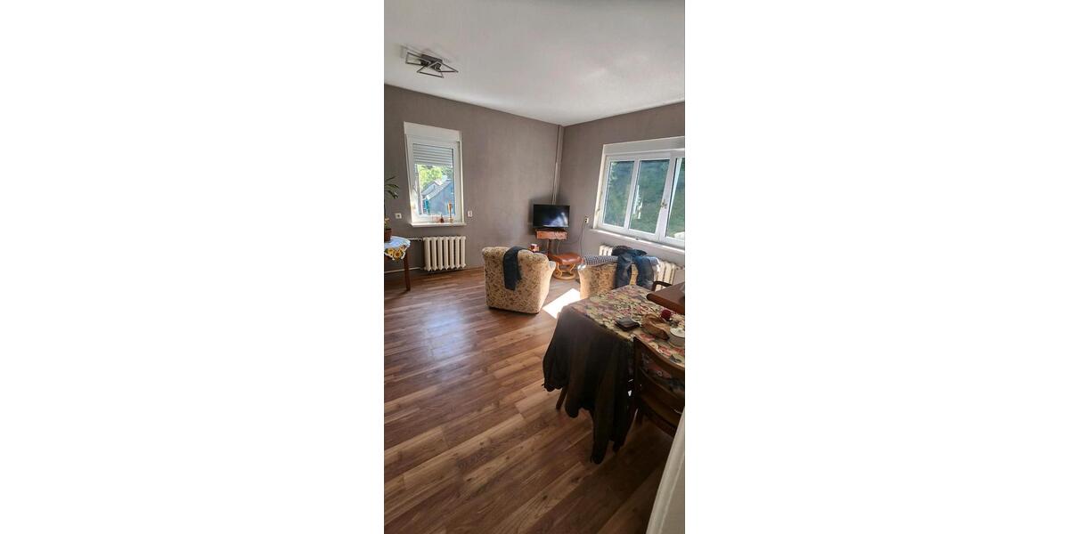 Doppelhaushälfte Neuhaus am Rennweg - 8 Zimmer, 140 m&sup2;, 75.000&euro; | Angebot:25873708