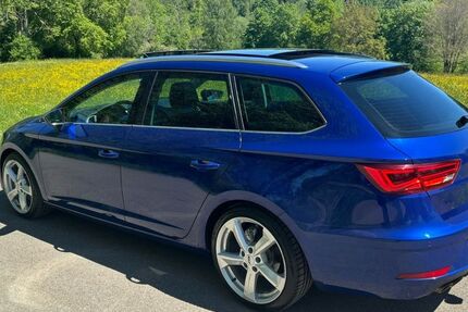 Seat Leon 105.000 km 14.800 &euro; Trossingen 78647