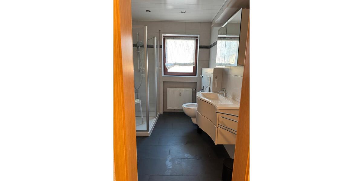 Etagenwohnung Bad Camberg - 4.5 Zimmer, 148 m&sup2;, 1.390&euro; | Angebot:25301692