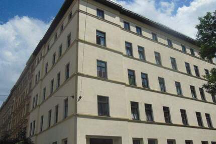 WG geeignete Wohnung mit Balkon und Einbauküche in beliebter Etage und zentraler Lage! 3 zimmer