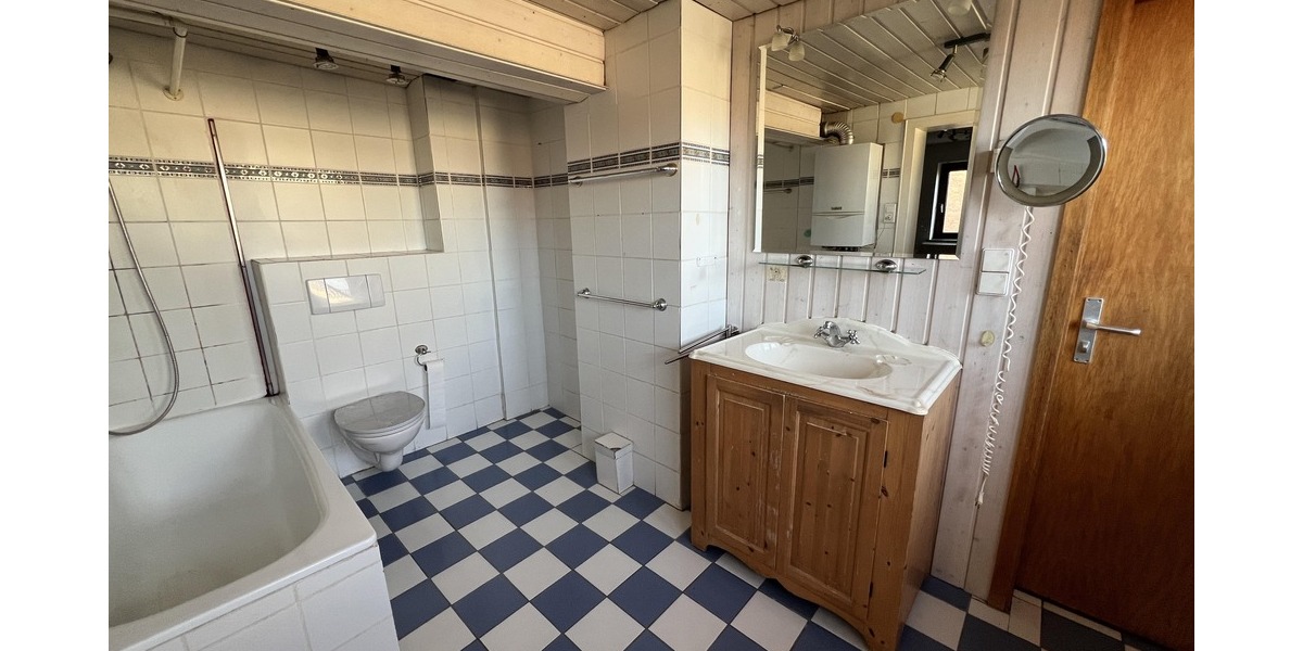 Großzügiges Wohnhaus mit Traumgarten - Zweifamilienhaus Harsum Harsum | Angebot:24494087