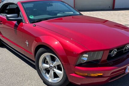 Ford Mustang 27.000 km 22.800 &euro; Hagenbach 76767