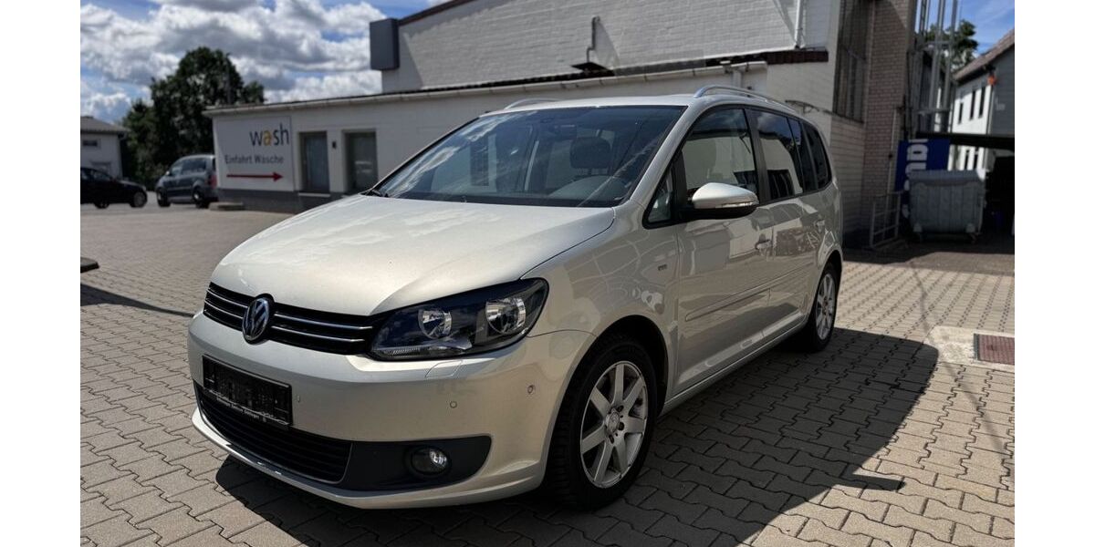 VW Touran 138.000 km 9.499 &euro; Nörten Hardenberg 37176