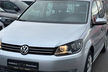 VW Touran 212.000 km 6.300 &euro; Rheinbach 53359