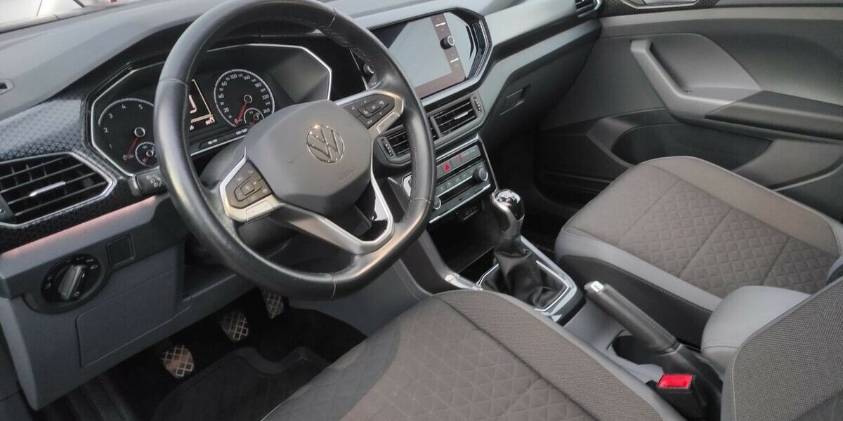 VW T-Cross 1,0 TSI Style NAVI/LED/SHZ/PDC 36.523 km 17.500 &euro; Höchstenbach 57629