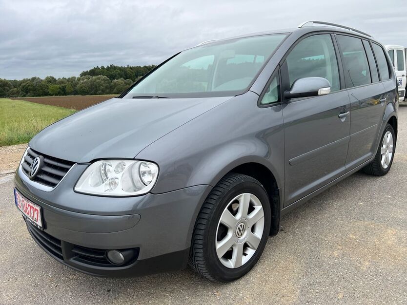 VW Touran 222.900 km 2.200 € Stammham 85134