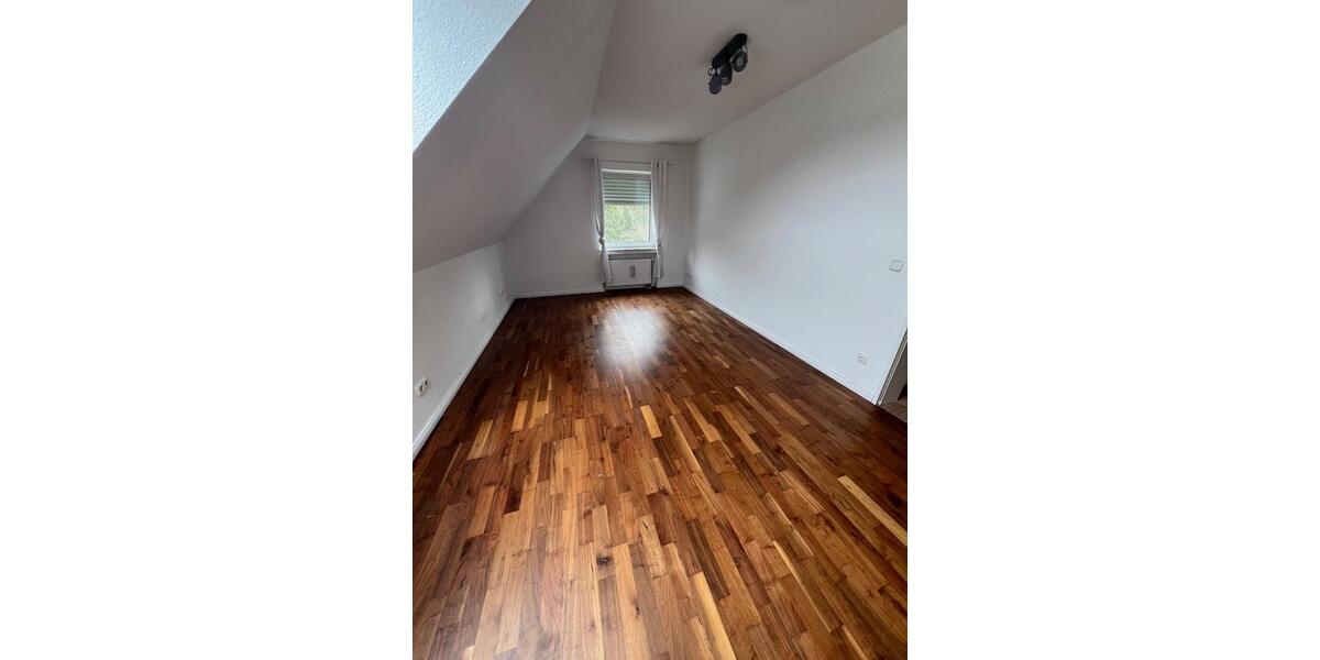 Dachgeschoßwohnung Rösrath - 2 Zimmer, 51 m&sup2;, 640&euro; | Angebot:25567743