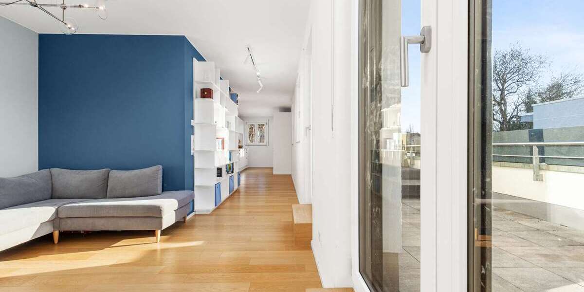 Offenes Wohnkonzept | Schwellenfrei erreichbar | 2 TG-Stellplätze uvm. - Dachgeschoßwohnung Unterhaching | Angebot:24821307