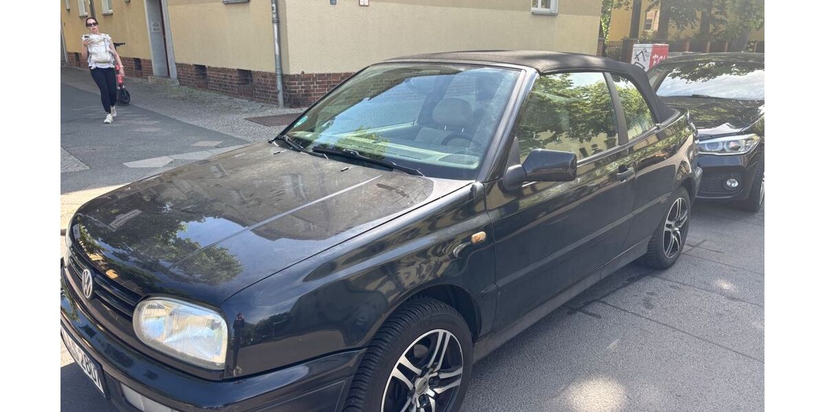 VW Golf 103.587 km 3.500 &euro; Berlin 12458