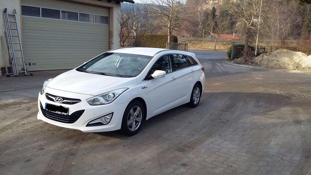 Hyundai i40 162.696 km 4.450 € München 81245