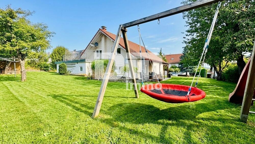 Großzügiges Ein- bis Zweifamilienhaus mit Terrasse und großem Garten - Einfamilienhaus Allendorf (Eder) | Angebot:27298317