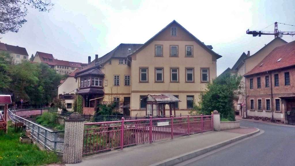 Haus zum Kaufen in Stadtroda 250.000 € 250 m² 10 zimmer