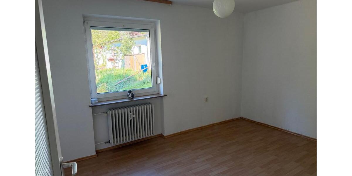 Erdgeschoßwohnung Arzberg - 3 Zimmer, 75 m&sup2;, 95.000&euro; | Angebot:26767587