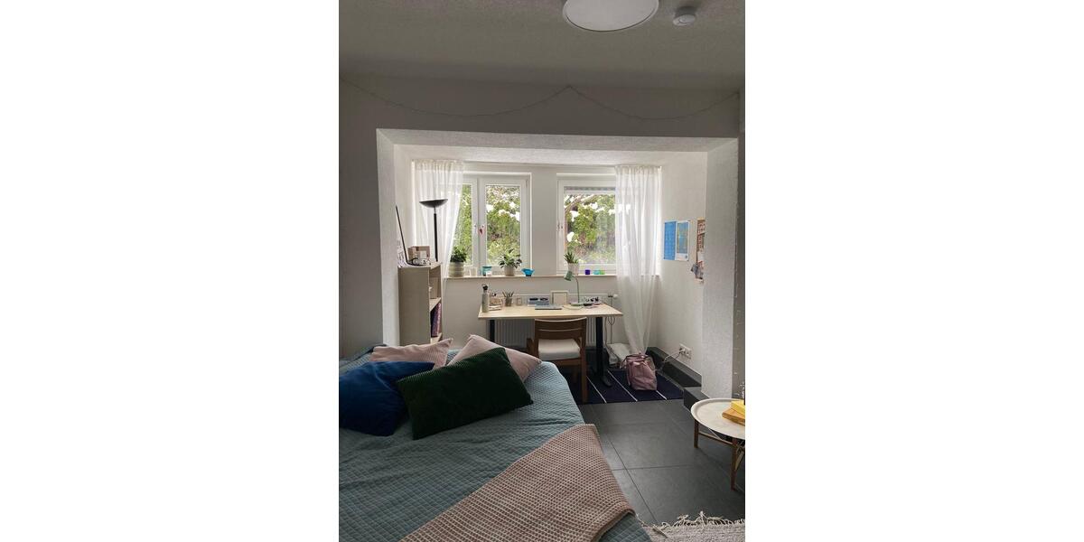 Terrassenwohnung Marburg Biegenviertel - 4 Zimmer, 1 m&sup2;, 600&euro; | Angebot:25941691