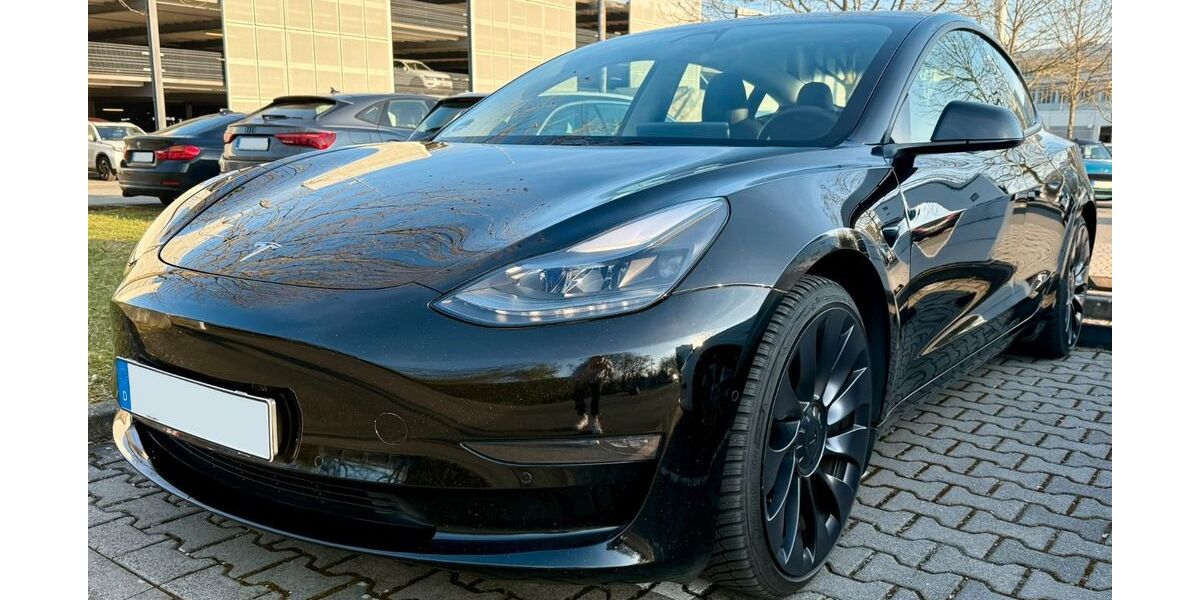 Tesla Model 3 66.500 km 28.500 &euro; Frankfurt am Main 60314