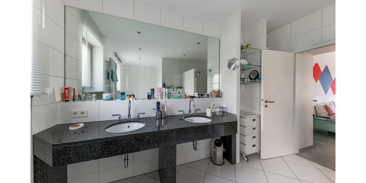 LUXURIÖSES ANWESEN MIT INDOOR-POOL IN TOPLAGE VOM KÖNIGSTEINER JOHANNISWALD - Anwesen Königstein | Angebot:26441626