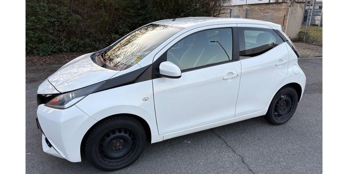 Toyota Aygo (X) 78.550 km 6.590 &euro; Dreieich 63303